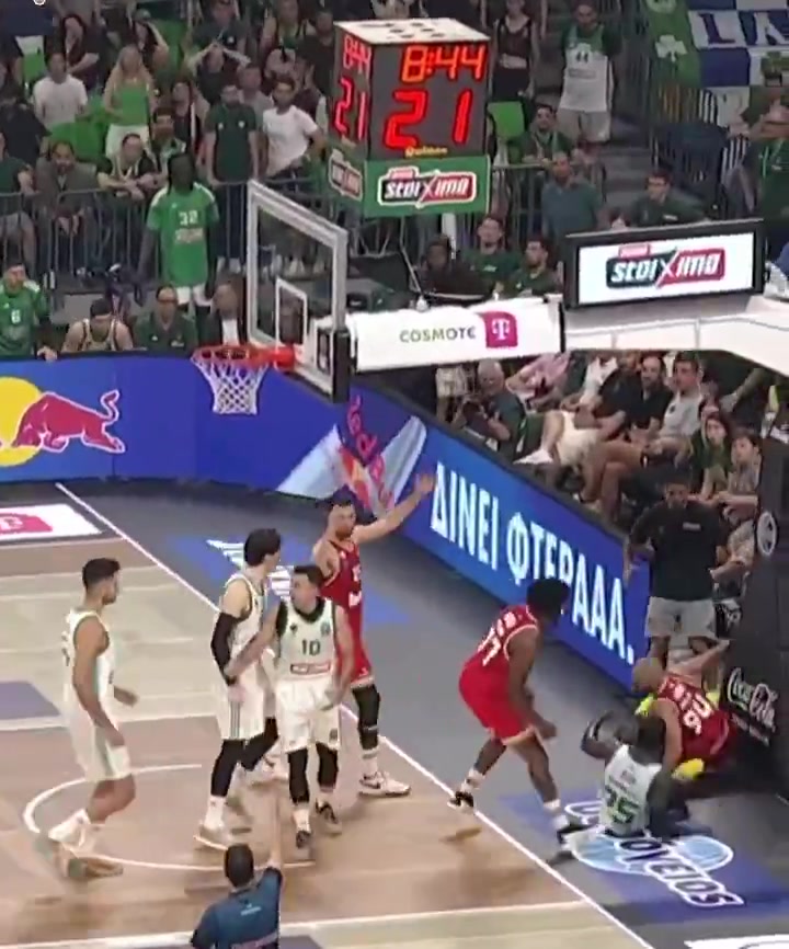j9九游真人游戏第一品牌登录入口🤯NBA旧将搁欧洲干起来了！纳恩凶狠犯规富尼耶 险酿大规模冲突